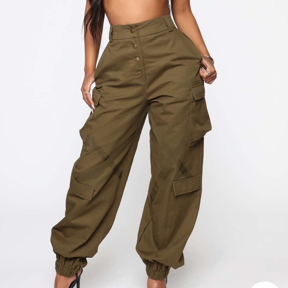 Amelia Oversized Cargo Pants - Olive
